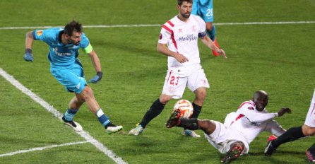 Gameiro "pokorio" Rusiju, Sevilla u polufinalu Europa League