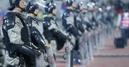 VIDEO: HAOS U BEOGRADU: Derbi nije ni počeo, a izbio je 'rat' na tribinama