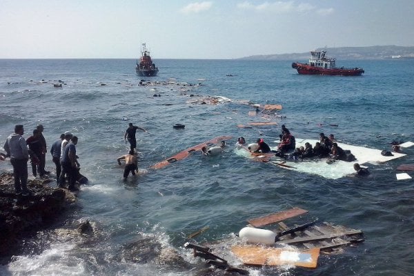 rhodes-migrant-boat-sinking-02