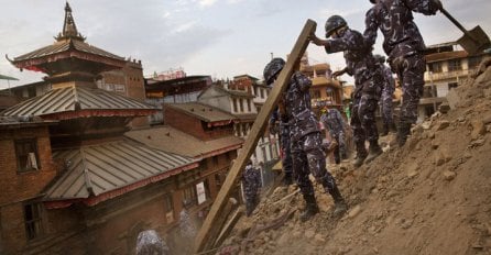 Novi potres u Nepalu: Stanovništvo u panici, broj žrtava raste