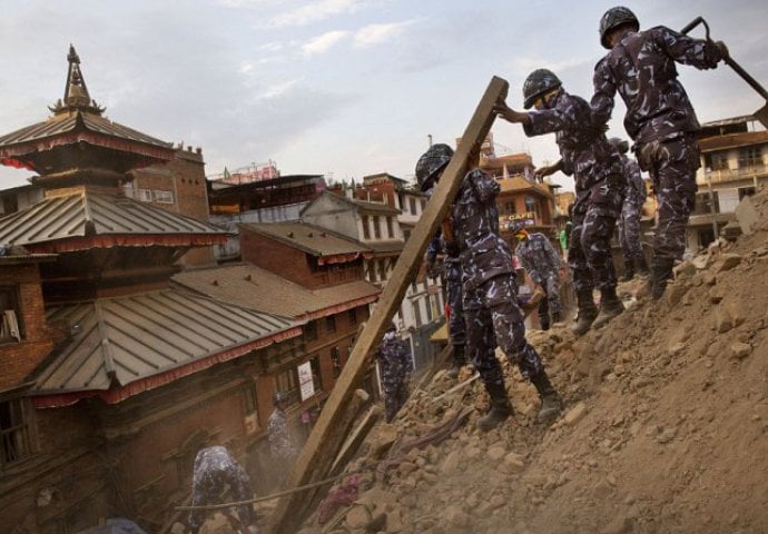 Novi potres u Nepalu: Stanovništvo u panici, broj žrtava raste