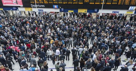 Haos na glavnoj željezničkoj stanici u Londonu