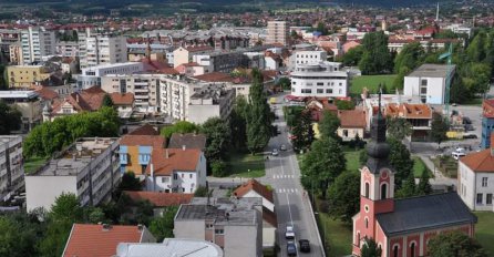 Bošnjake tjerali da bijelim krpama označe kuće u kojima žive