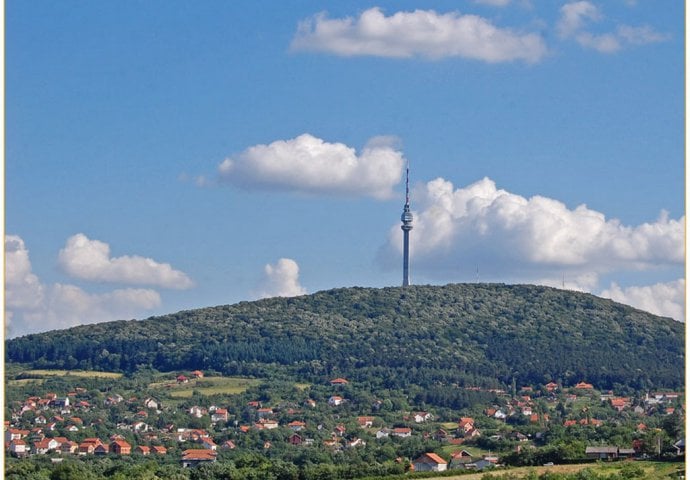 POŽAR NA IZLETIŠTU: Vatrogasci su na terenu!