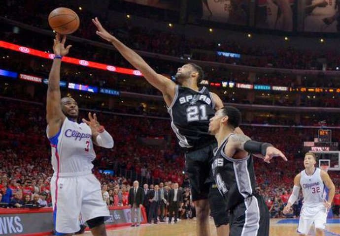 Chris Paul izbacio San Antonio