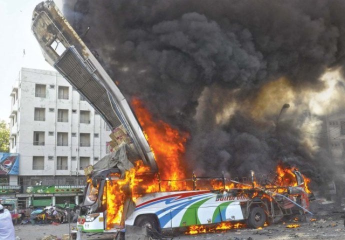 11 osoba izgubilo život u zapaljenom autobusu