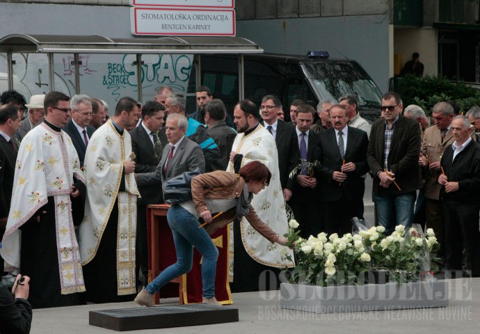 Delegacija iz RS položila cvijeće u Dobrovoljačkoj ulici: Sve prošlo bez ikakvih incidenata