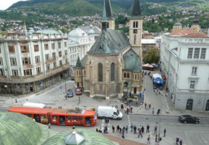 Potukli se u centru Sarajeva, povrijeđen 67-godišnjak