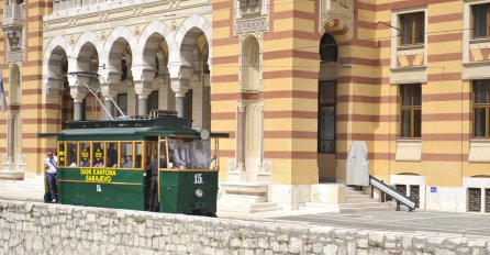 Replika tramvaja iz 1895. ponovo na šinama u Sarajevu