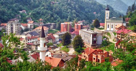 Zašto je ovo potrebno i kome? Policija RS pretresala vrtiće u Potočarima i Srebrenici