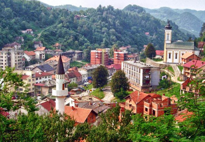 Zašto je ovo potrebno i kome? Policija RS pretresala vrtiće u Potočarima i Srebrenici