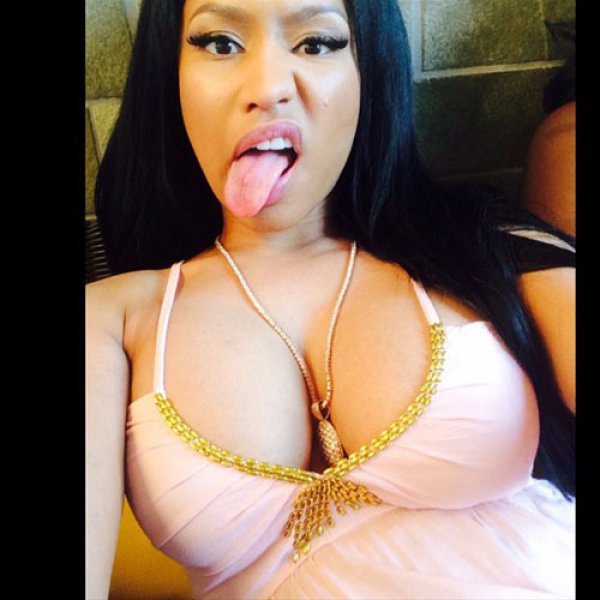 bu-fotografa-400-bin-begeni-nicki-minaj-las-vegas-instagram-1495106
