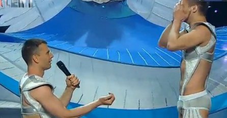 Potekle i suze: U italijanskom talent showu zaprosio je dečka