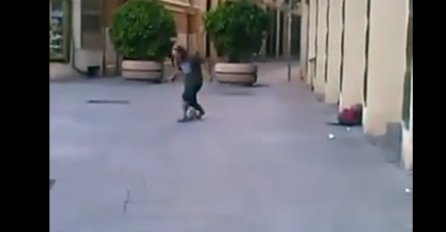 IMPRESIVNO:  S loptom napravio genijalan trik koji će vas oduševiti!