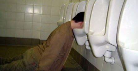 Pogledajte kako izgledaju pijani muškarci!