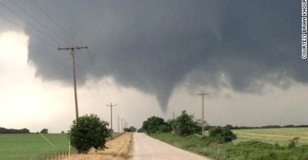 U naletu tornada jedna osoba poginula, a jedna teško povrijeđena