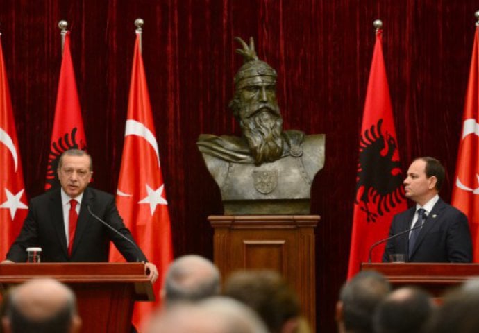 Erdogan u posjeti Albaniji: Nadamo se robnoj razmjeni od milijardu dolara!