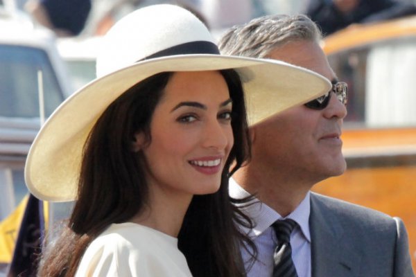 amal-alamuddin-wedding-dress-pants-george-clooney