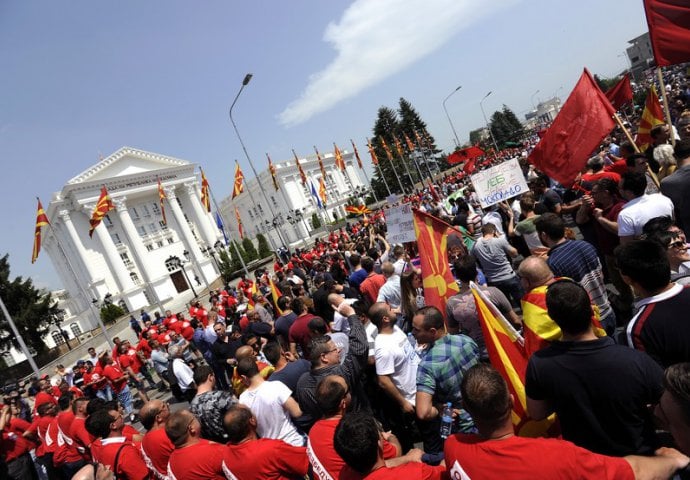 SKOPLJE BLOKIRANO: Barikade na ulicama, večeras miting vladajuće stranke! 