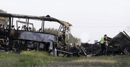 STRAVIČNO: U sudaru autobusa i kamiona povrijeđeno više osoba!