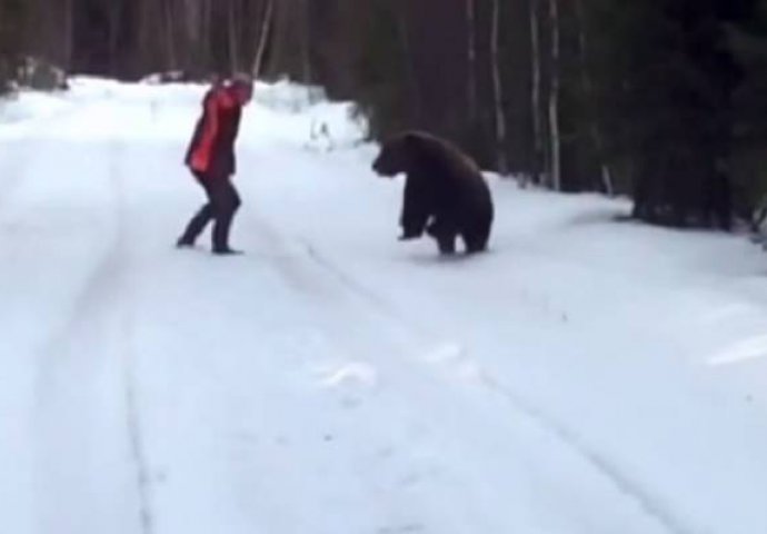 VIDEO: Napao ga medvjed od 300 kg: Međutim, ono što se tad desilo sve je zaprepastilo