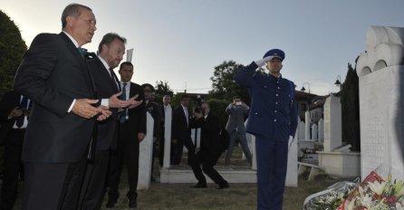 Erdogan posjetio Mezarje Kovači i mezar Alije Izetbegovića