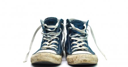 Efikasan trik za uklanjanje neugodnog mirisa iz tenisica