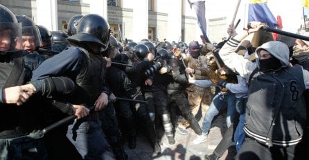 Ukrajina: Sukobi demonstranata i policije u Kijevu