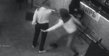 Uhvatio konobaricu za guzu, a ona mu servirala takve udarce da je i nas zaboljelo