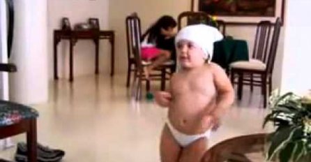 URNEBESAN SNIMAK: Pogledajte bebu koja pleše kao Shakira!