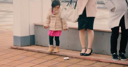 (VIDEO) Pogledajte kako djeca reaguju kad vide da je nekome ispao novčanik!