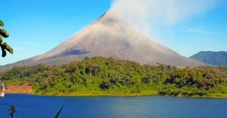 Na japanskom ostrvu eruptirao vulkan, naređena evakuacija stanovništva