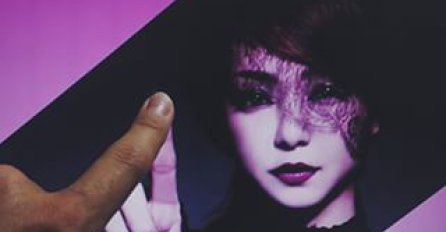 Stavite prst na sredinu ekrana i dozvolite da vas video HIPNOTIŠE