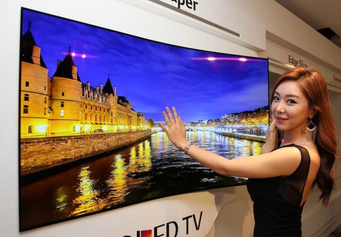 (FOTO) LG-ova inovacija oduševila: Zalijepite TV na zid poput magneta!