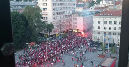 FOTO i VIDEO: Ludnica u centru Sarajeva: Večeras sve ima da gori!