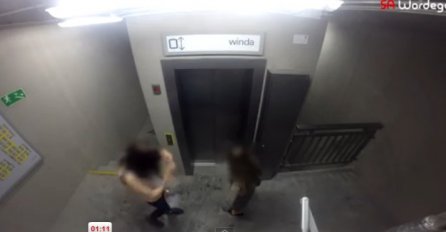 Djevojke čekale lift, a kada su se vrata otvorila noge su im se odsjekle od straha