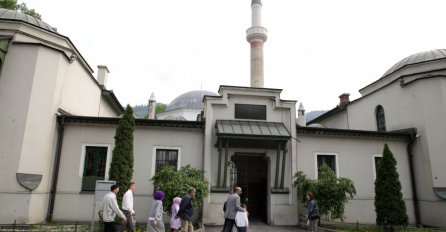 Mubarek noć za muslimane: Večeras Noć oprosta, centralna svečanost u Carevoj džamiji