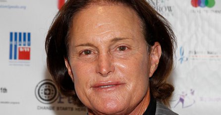 PRVI PUT KAO ŽENA: Evo kako sada izgleda očuh Kim Kardashian!