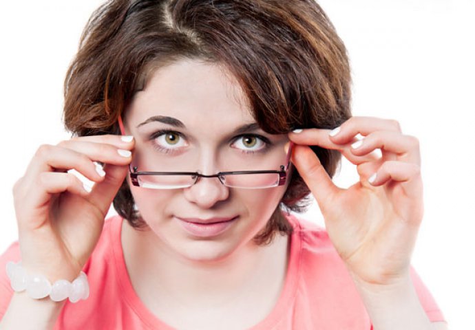 Pomoću ove slike otkrijte trebaju li vam dioptrijske naočale