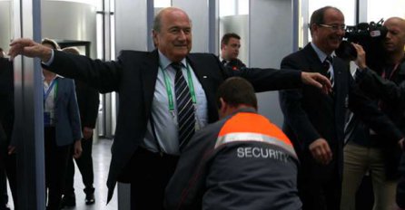 OTKRIVENO Pravi razlog Blatterovog povlačenja