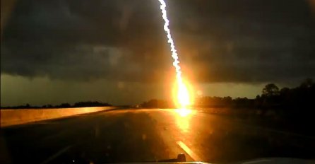 (VIDEO) ZASTRAŠUJUĆE:  Ovo je najbliži udar groma ikada snimljen!
