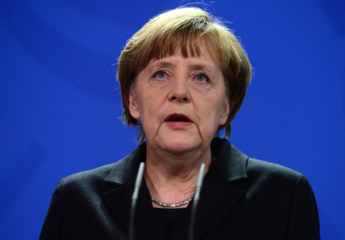 Merkel: Ako propadne euro, propast će i Evropa!