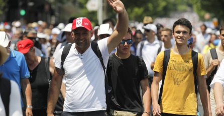 Hodočasnici oduševljeni misom pape Franje na stadionu Koševo: Pamtićemo lijepe poruke i pozitivne emocije