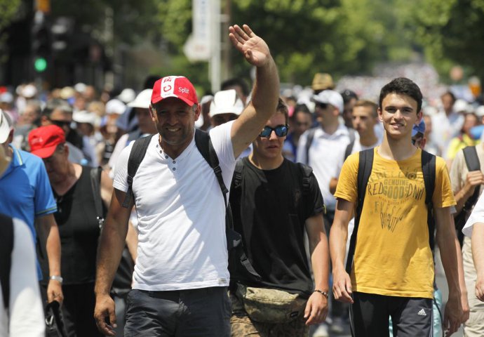 Hodočasnici oduševljeni misom pape Franje na stadionu Koševo: Pamtićemo lijepe poruke i pozitivne emocije
