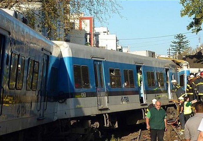 Buenos Aires: U sudaru voza i lokomotive na destine povrijeđenih