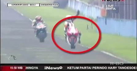 (UZNEMIRUJUĆI SNIMAK) JEZIVA NESREĆA: Motorista ostavio rivala bez noge, a onda i sam završio tragično!