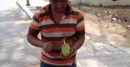 Ono što ovaj čovjek radi sa voćem i vi ćete sigurno probati, jer je lako I SJAJNO!