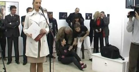 Prisjetimo se: Zaboravila tekst pa tresnula na pločice!