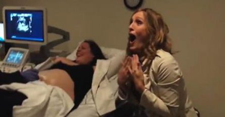 Pogledajte reakciju buduće tetka kada je saznala da će joj sestra na svijet donijeti blizance!