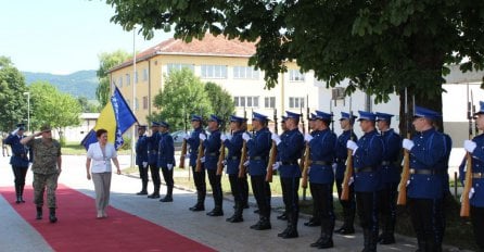 Delagacija Ministarstva odbrane BiH posjetila kasarnu "Rajlovac" i prisustvovala vojnoj vježbi